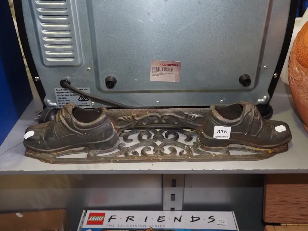 cast iron boot scraper Image 1++