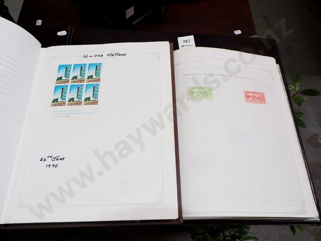 2x stamp albums Image 1++