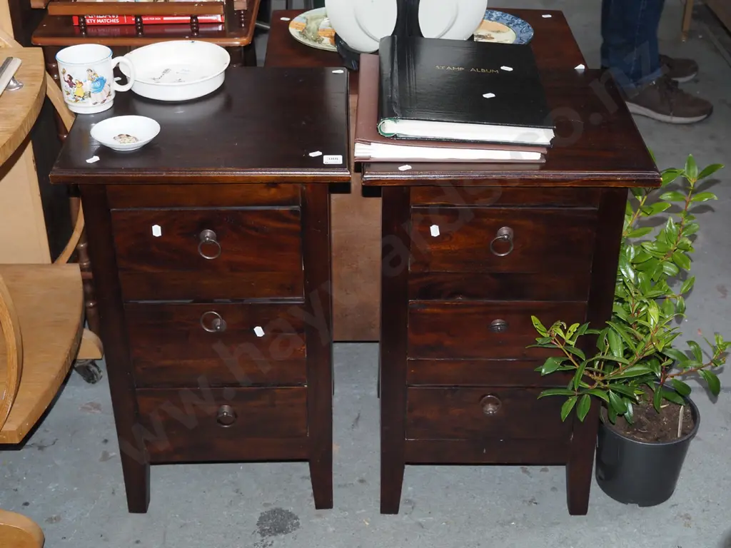 2x dark stained 3 drawer bedside cabinets Image 1++