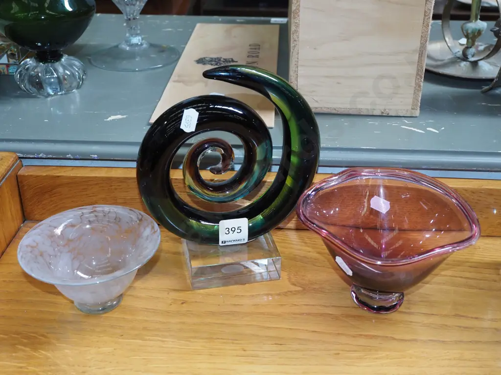 glass koro ornaments, 2x bowls Image 1++