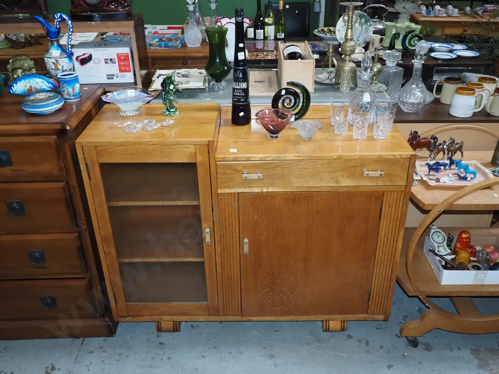 oak sideboard with 1 solid drawer, 1 glazed door, single drawer H-910 W-1180 D-380 Image 1++