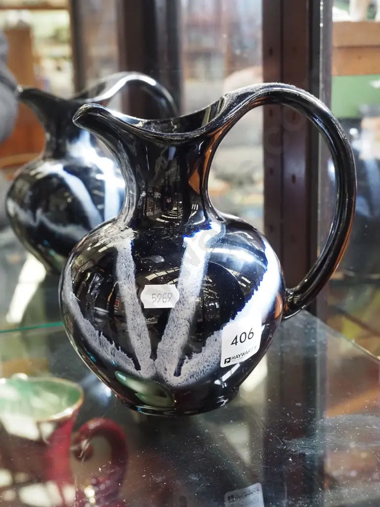 Blue Mountain ewer vase Image 1++