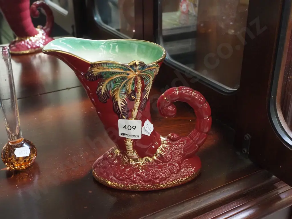 Beswick palm jug Image 1++