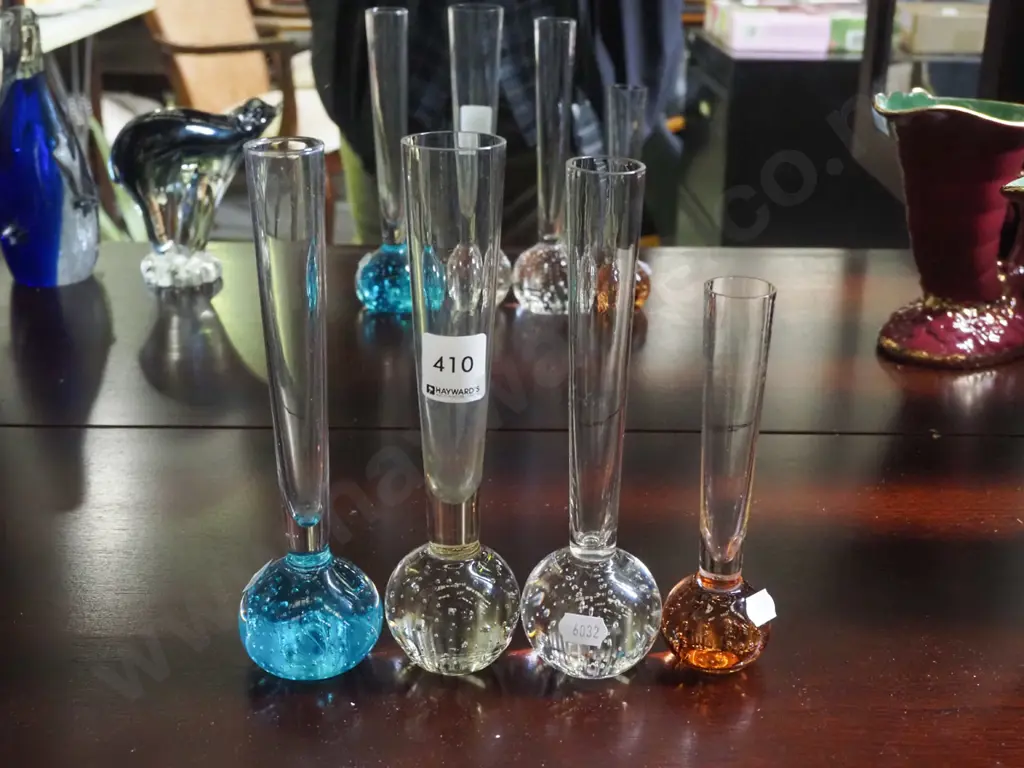 4x coloured glass bud vases Image 1++