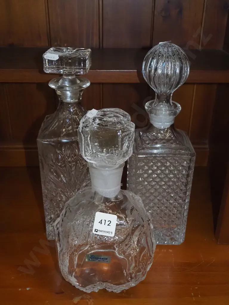 3x stopppered glass decanters Image 1++