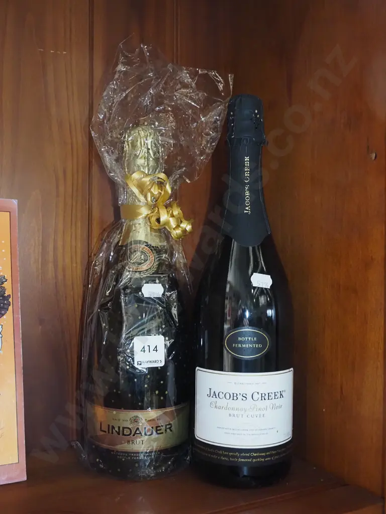 2x bottles sparkling wine Image 1++