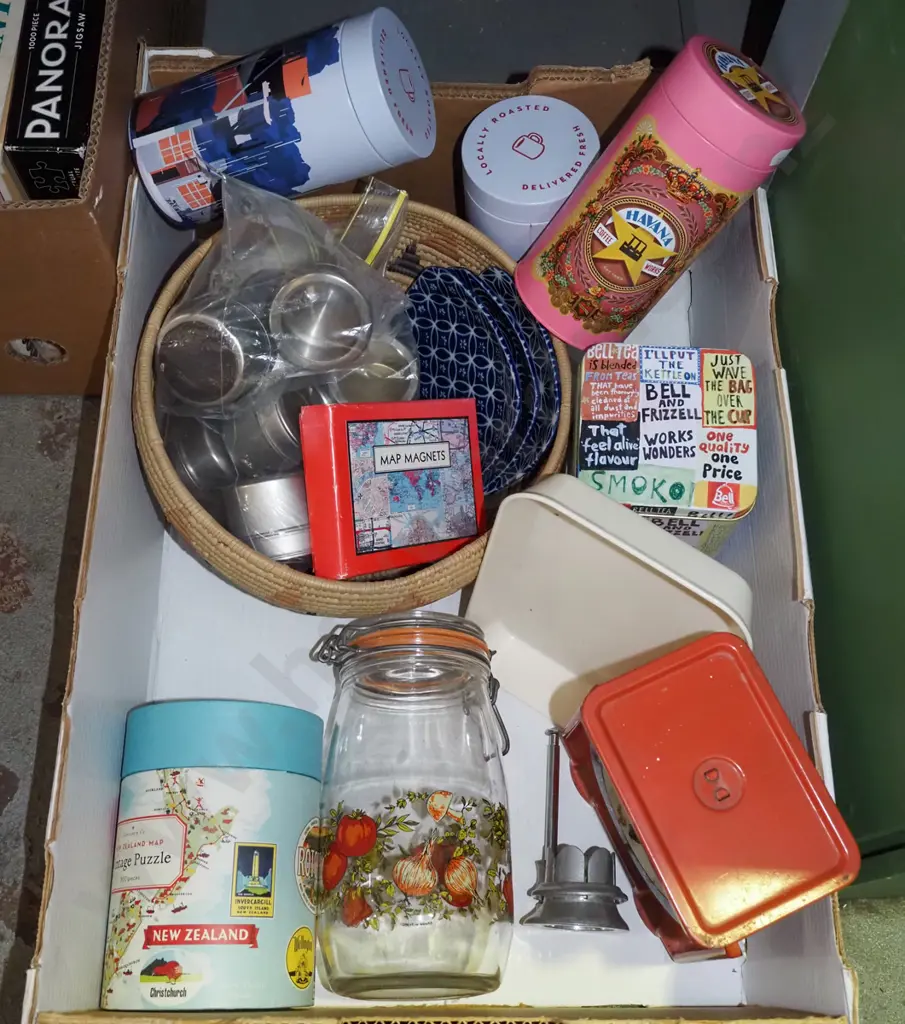 box: tea and coffee tins, kitchen scales, woven basket, magnetic spice containers, map magnets etc. Image 1++