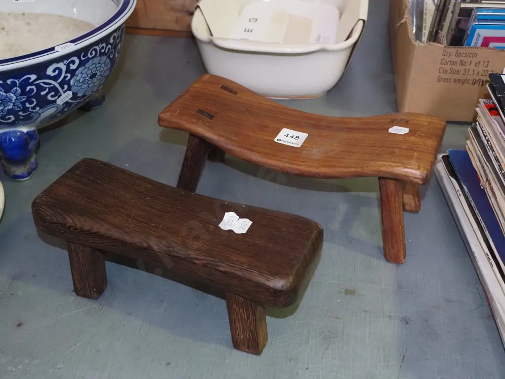 2x Japanese wooden head rests Image 1++