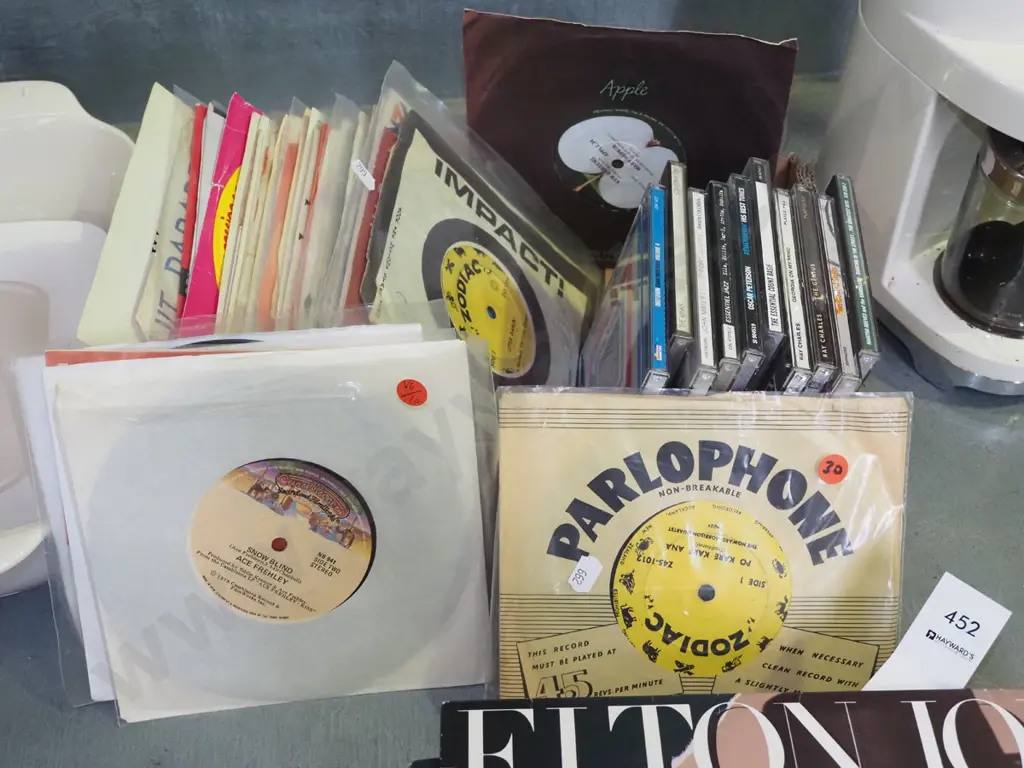 box; 45s, CDs Image 1++