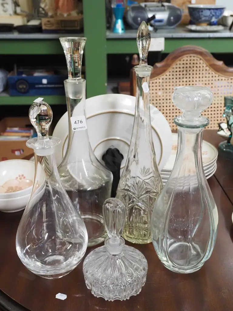 4x stoppered decanters, scent bottle Tallest H-400 Image 1++