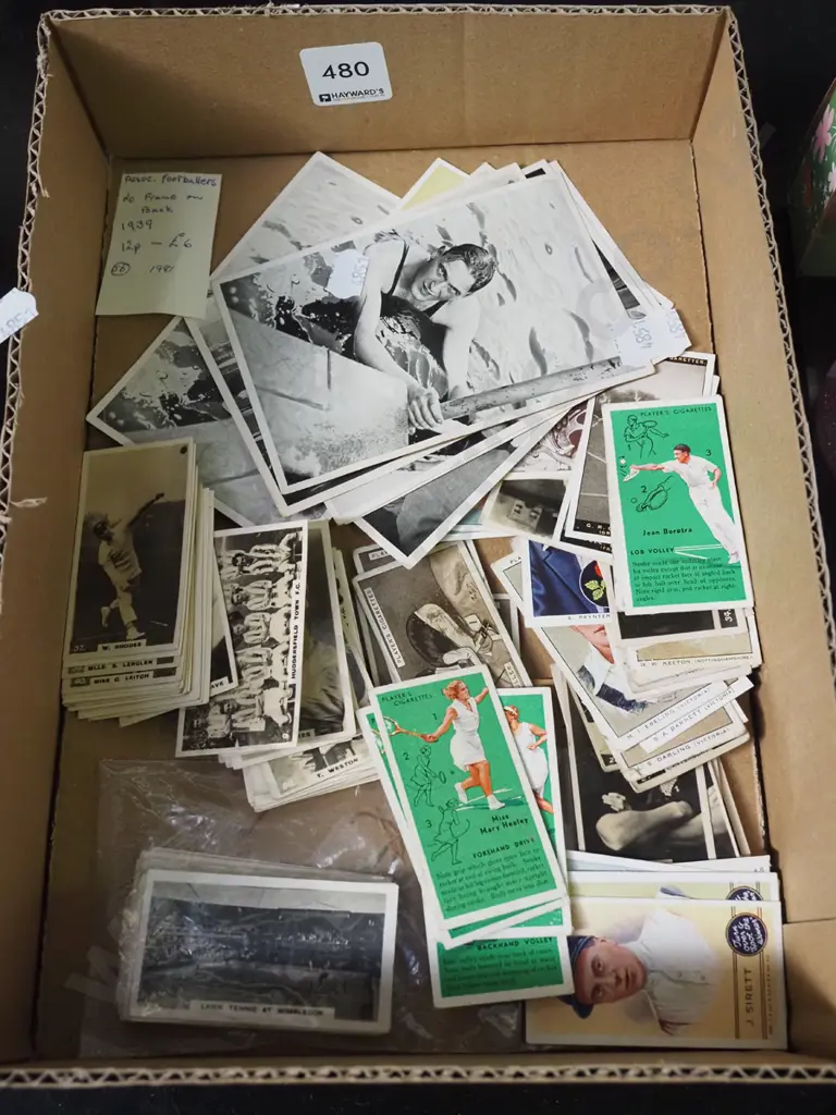 box; cigarette collector cards, 1936 Berlin Olympics collector cards Image 1++