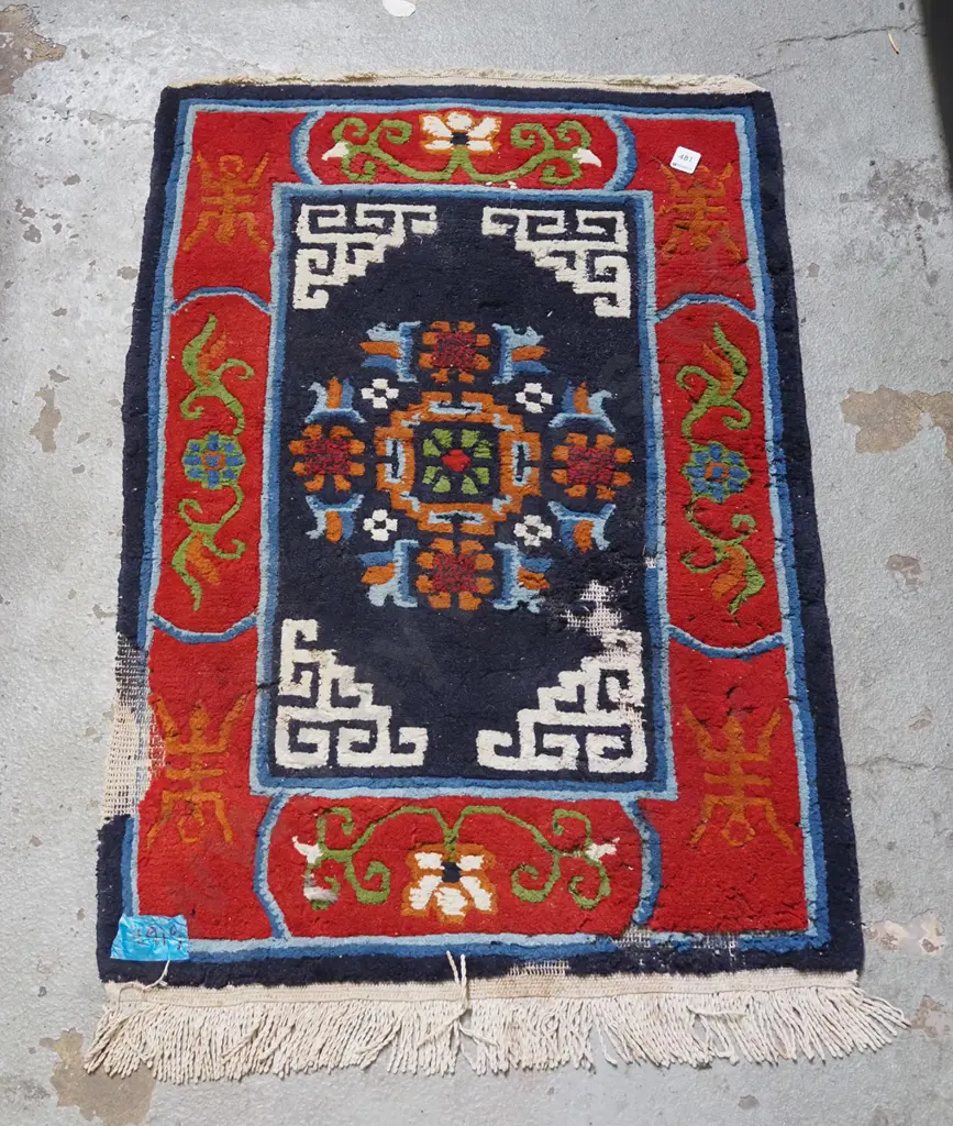 well worn woollen floor mat L-900 W-650 Image 1++