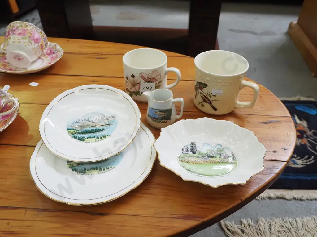 NZ souvenir items, 2x Crown Lynn cups Image 1++