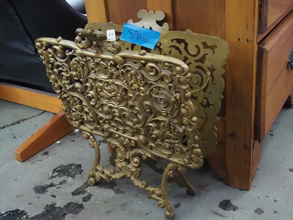 cast alloy magazine rack Image 1++