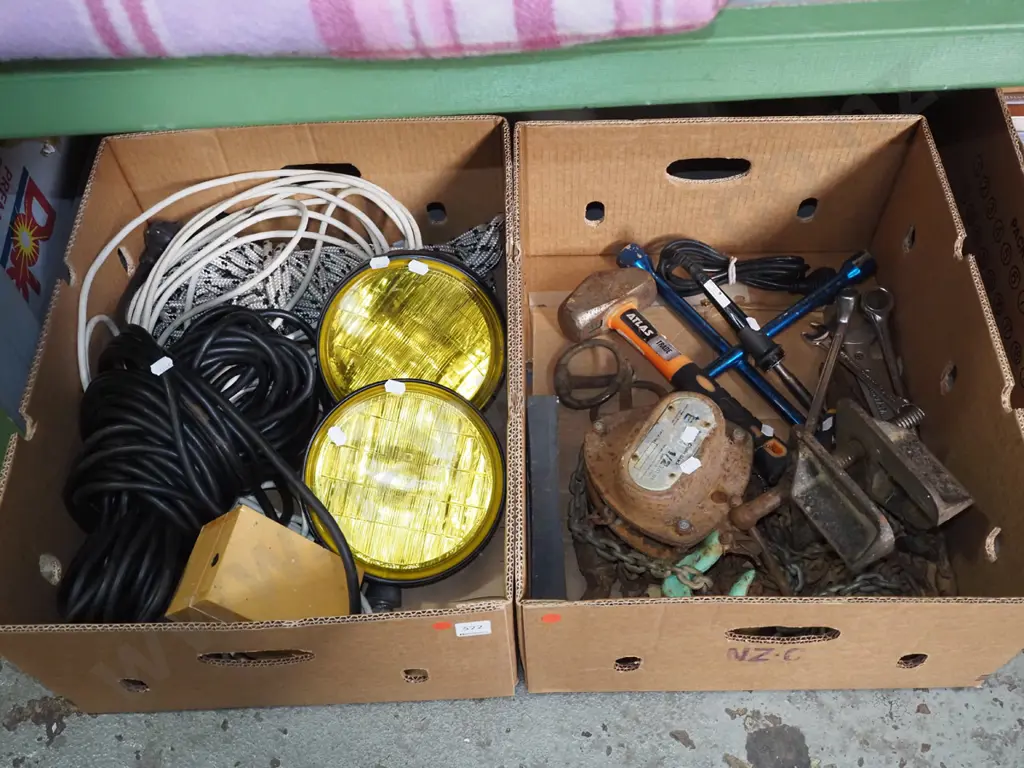2 boxes; car lights, ropes, hammer etc - red dots Image 1++