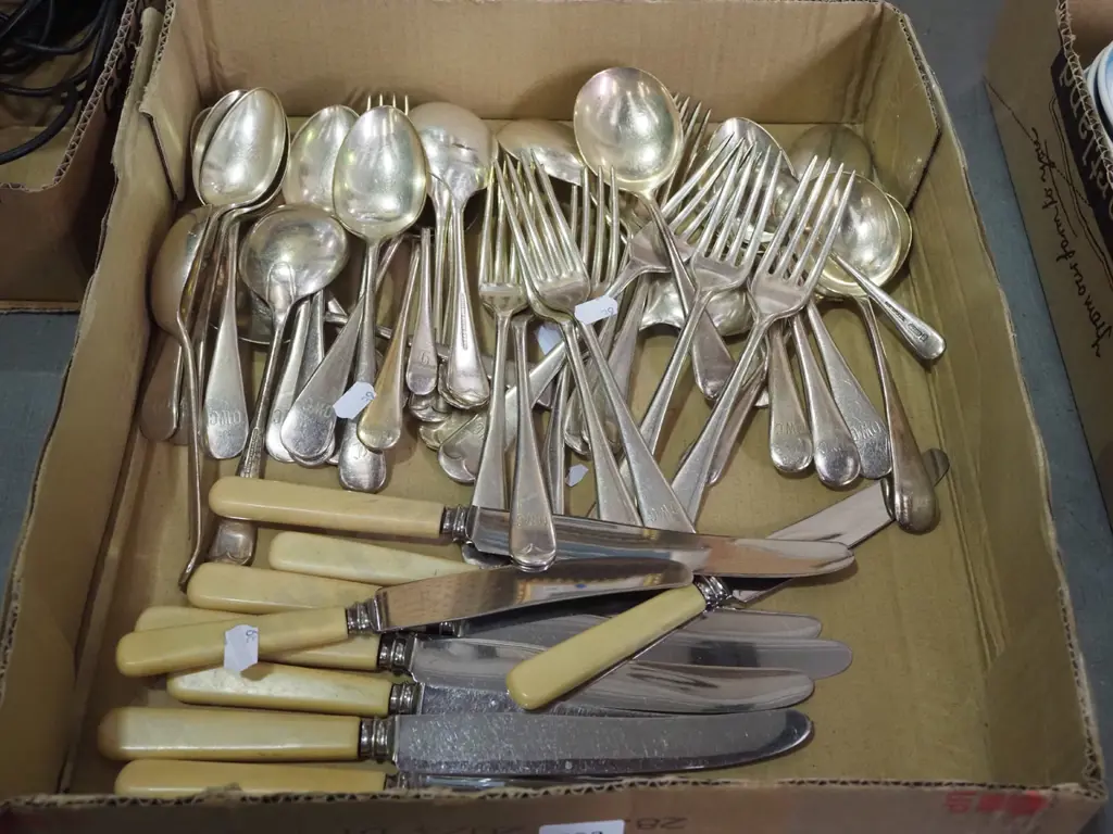 bone handled knives etc Image 1++