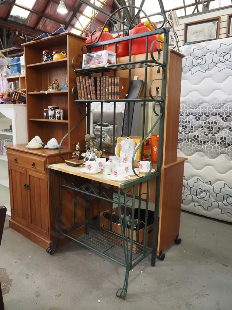 wood metal and metal baker's stand H-1900 W-760 D-460 Image 1++