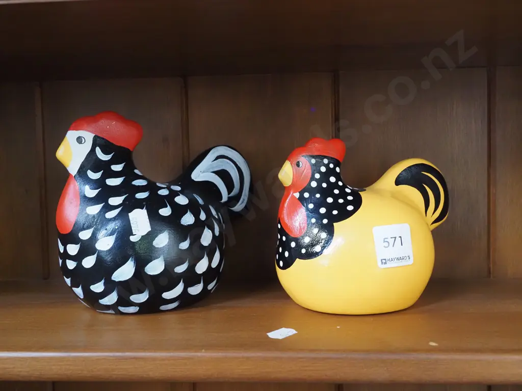2x hand painted happy hens Image 1++