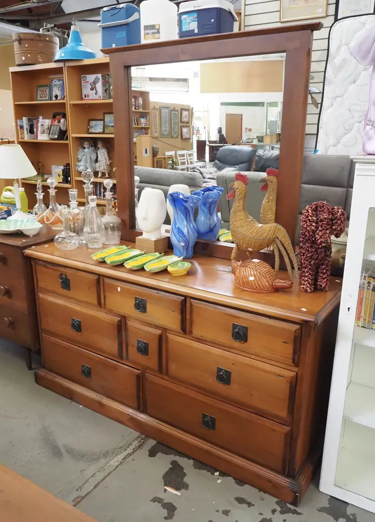 solid pine 8 drawer mirror back dresser with heavy metal handles H-1660 W-1470 D-450 Image 1++
