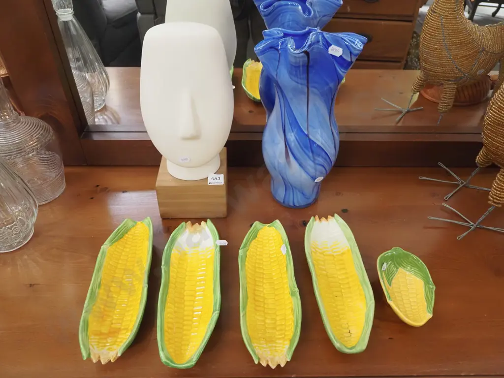 blue glass vase, 4x corn plates, bowl, figurine Vase H-300 Image 1++