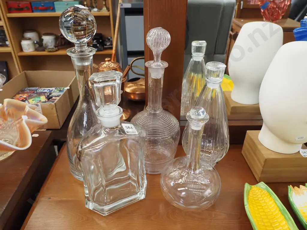 5x stoppered decanters Image 1++