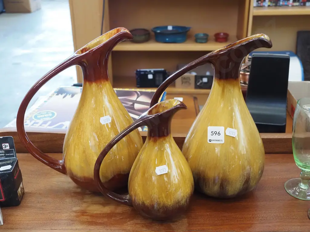 3x Blue Mountain  ewer vases H-270 Image 1++