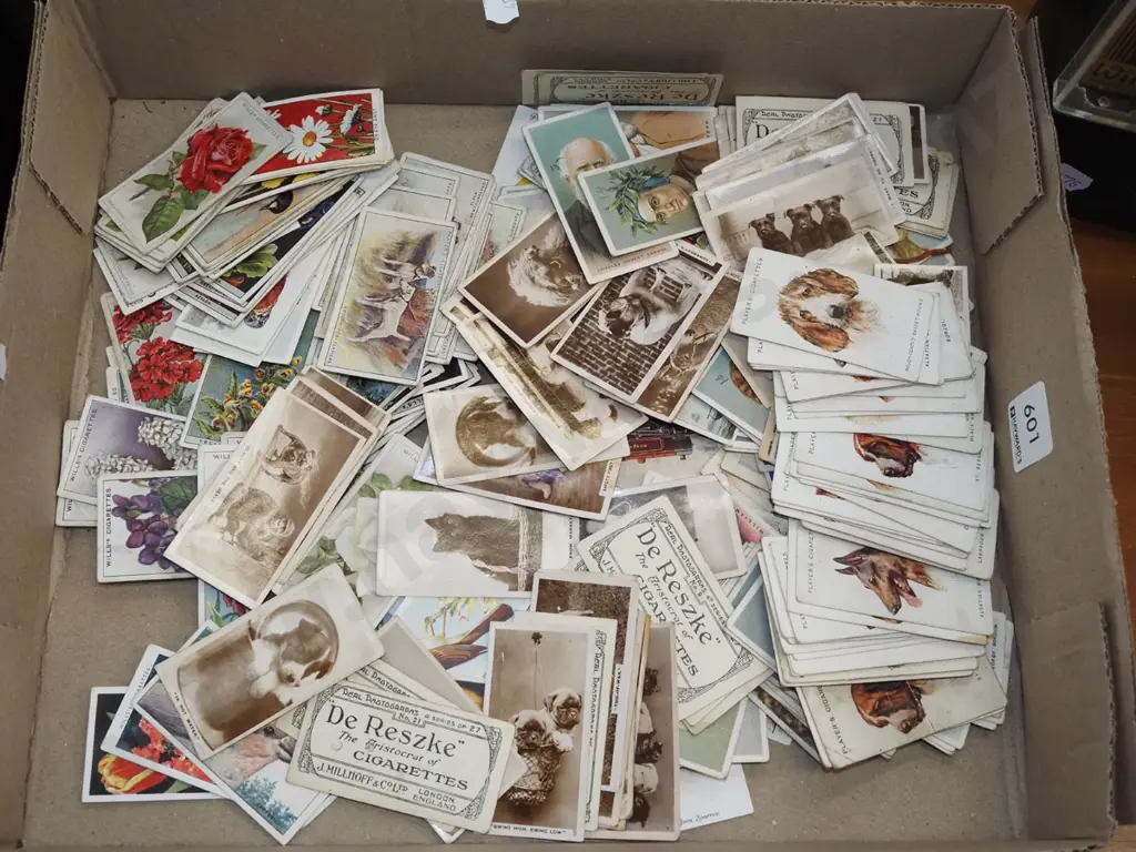 box of cigarette collector cards Image 1++