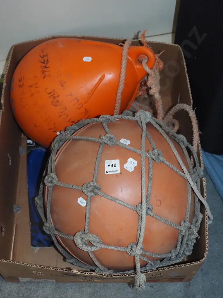 2x fishing buoys Image 1++