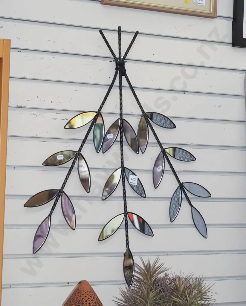 metal and mirrored floral wall art Image 1++
