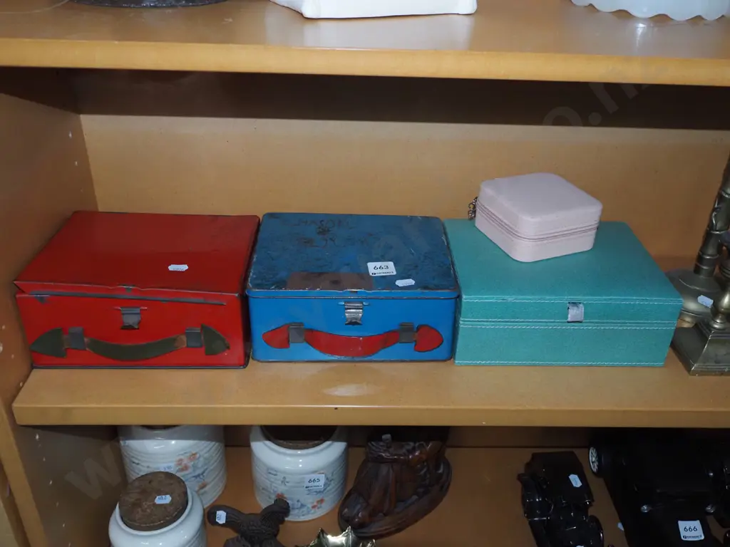 2x vintage lunch boxes, 2x jewellery cases Image 1++