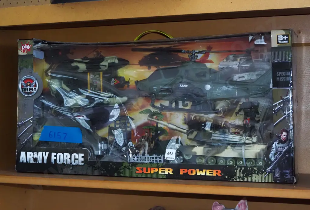 cased Army Force toys Image 1++