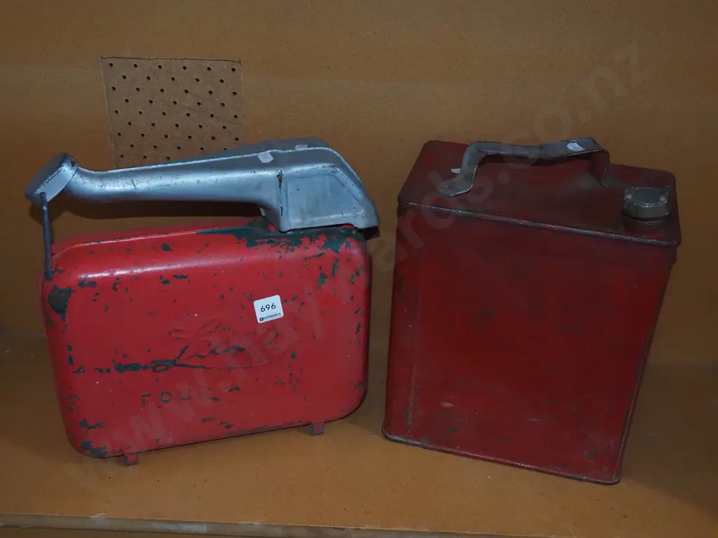 2x petrol cans Image 1++