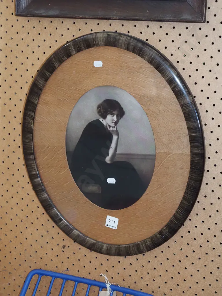 oval framed photo portrait Image 1++