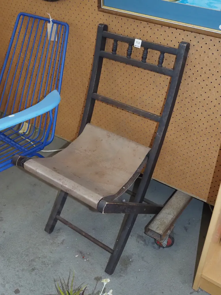 leather and wood childs chair Image 1++