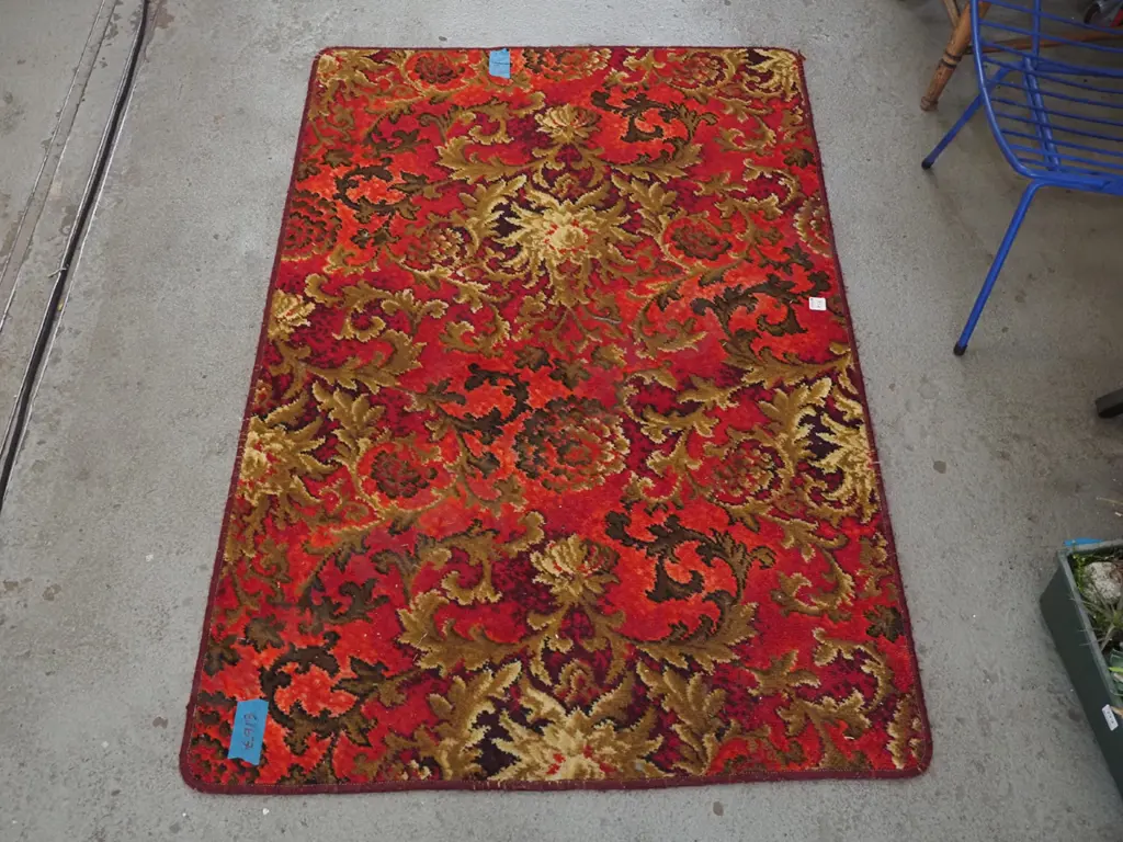 edged Axminster carpet square L-1360 W-920 Image 1++