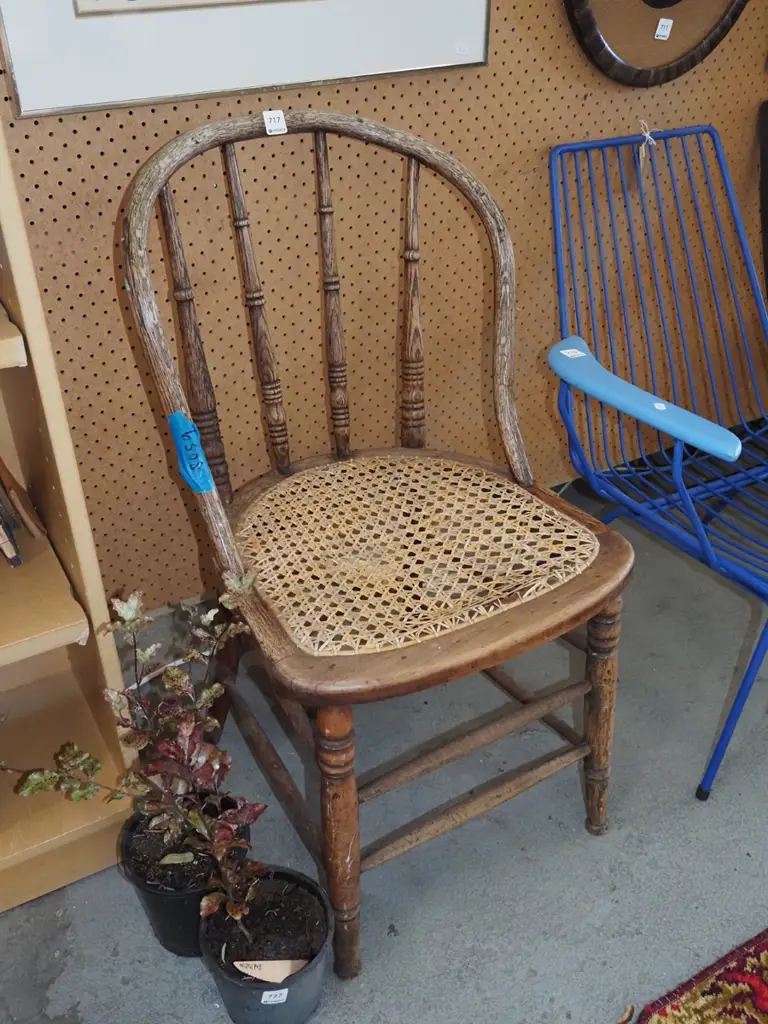 oak and rattan chair - rattan damaged Image 1++