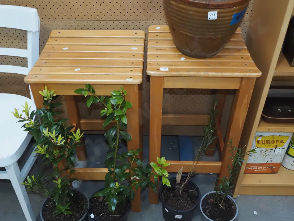 2x wooden stools Image 1++