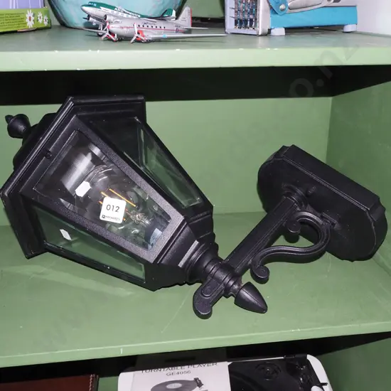 wall mounted outdoor light fitting