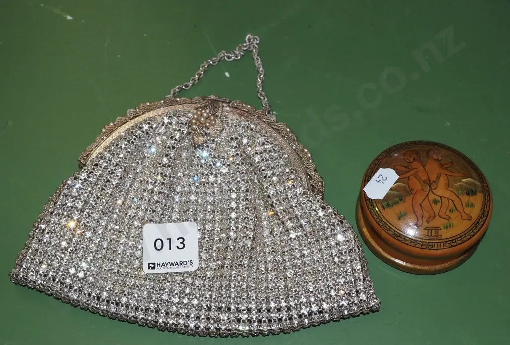 clutch purse, trinket box Image 1++