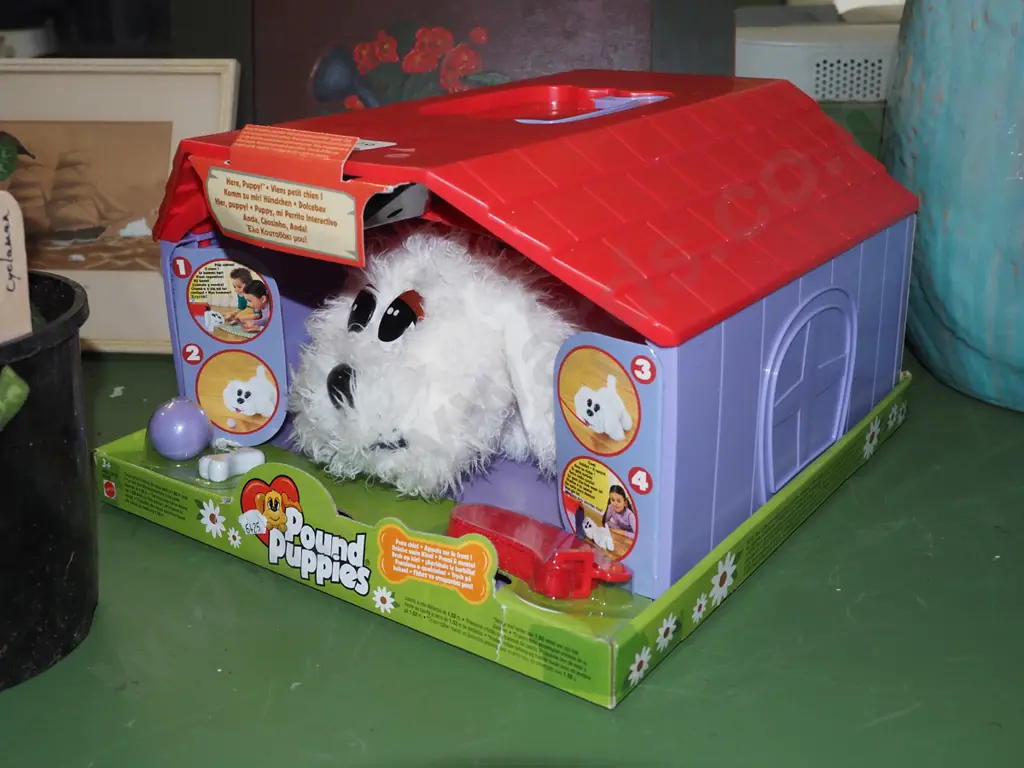 as new boxed Pound Puppies robotic toy Image 1++