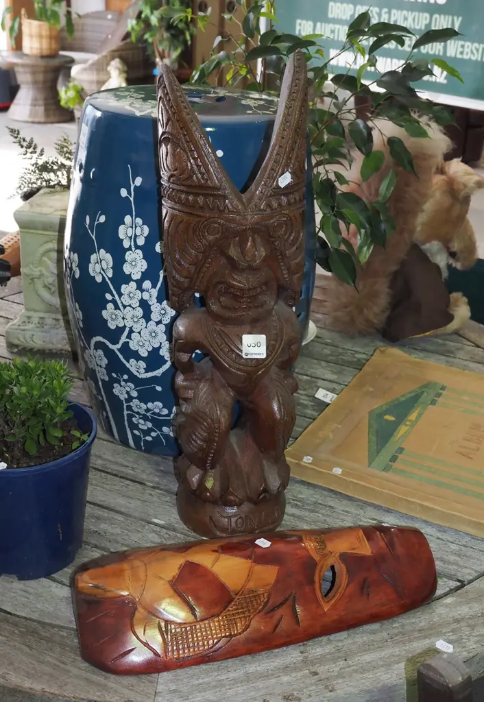 wooden ethnic mask, figurine H-520 Image 1++