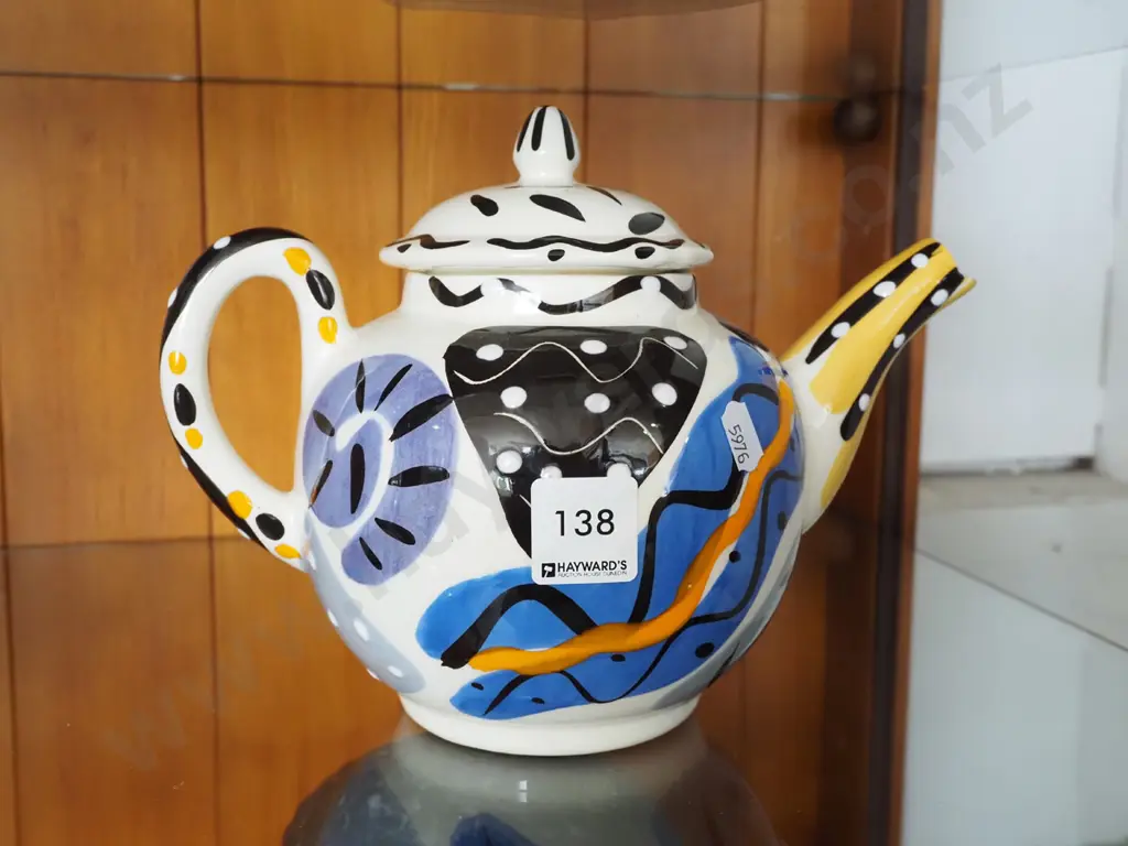 hand painted pottery teapot Image 1++