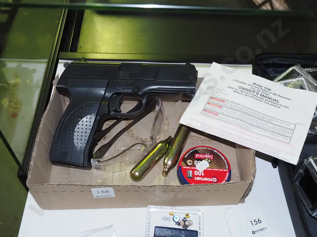 Crossman model 1088 1.77 calibre air pistol  Image 1++