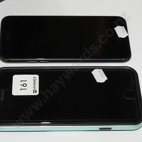 2x mobile phones