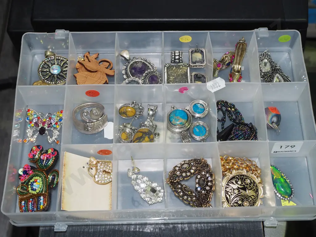 segmented tray and costume jewellery contents Image 1++