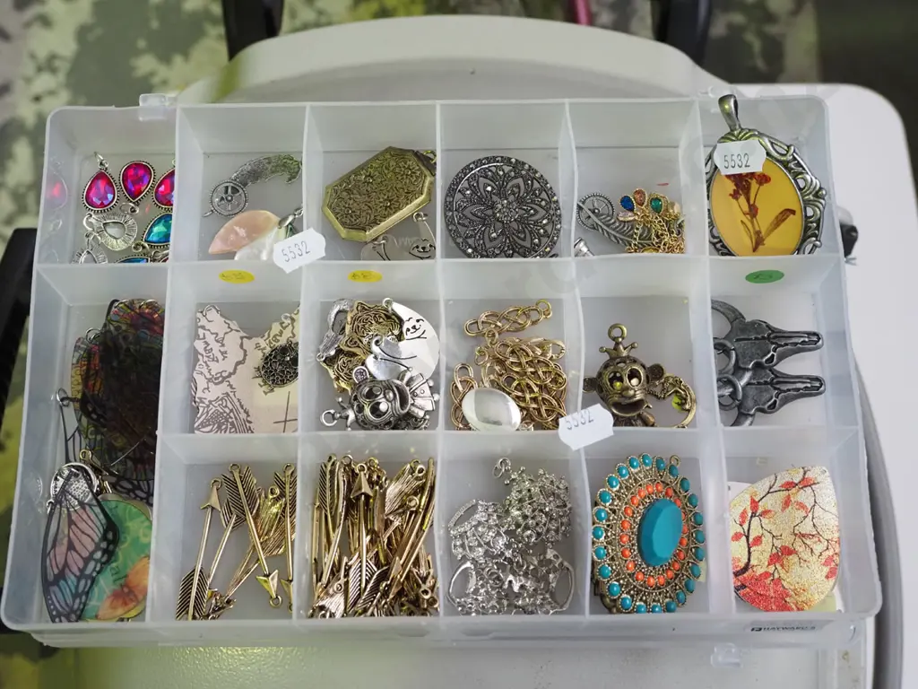 segmented tray and costume jewellery contents Image 1++