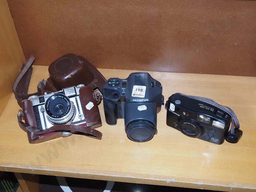 3x 35mm cameras Image 1++