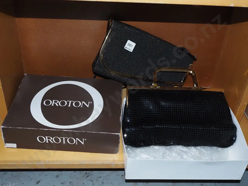 2x as new Oroton purses Image 1++