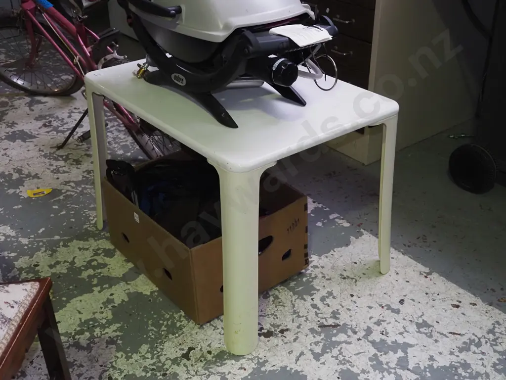 1970s small plastic table H-530 W-750 D-550 Image 1++