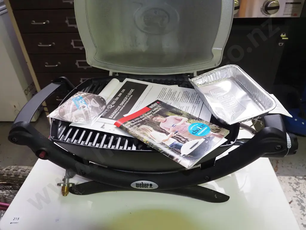 Weber "Baby Q" compact gas BBQ (Never been used) Image 1++